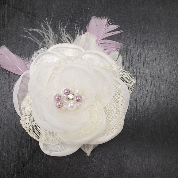 Vintage Satin Flower accessory for hair - Picture 2 of 2